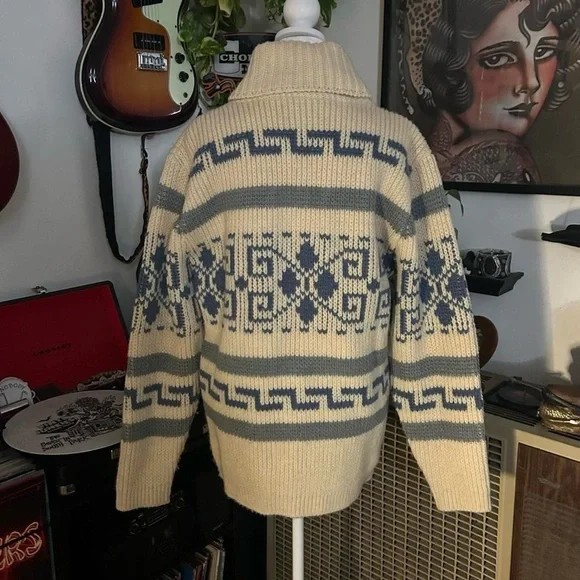Vintage 1970s Men’s Pendleton Cream And Blue Zip Up Sweater. 100% Virgin Wool - Picture 2 of 8